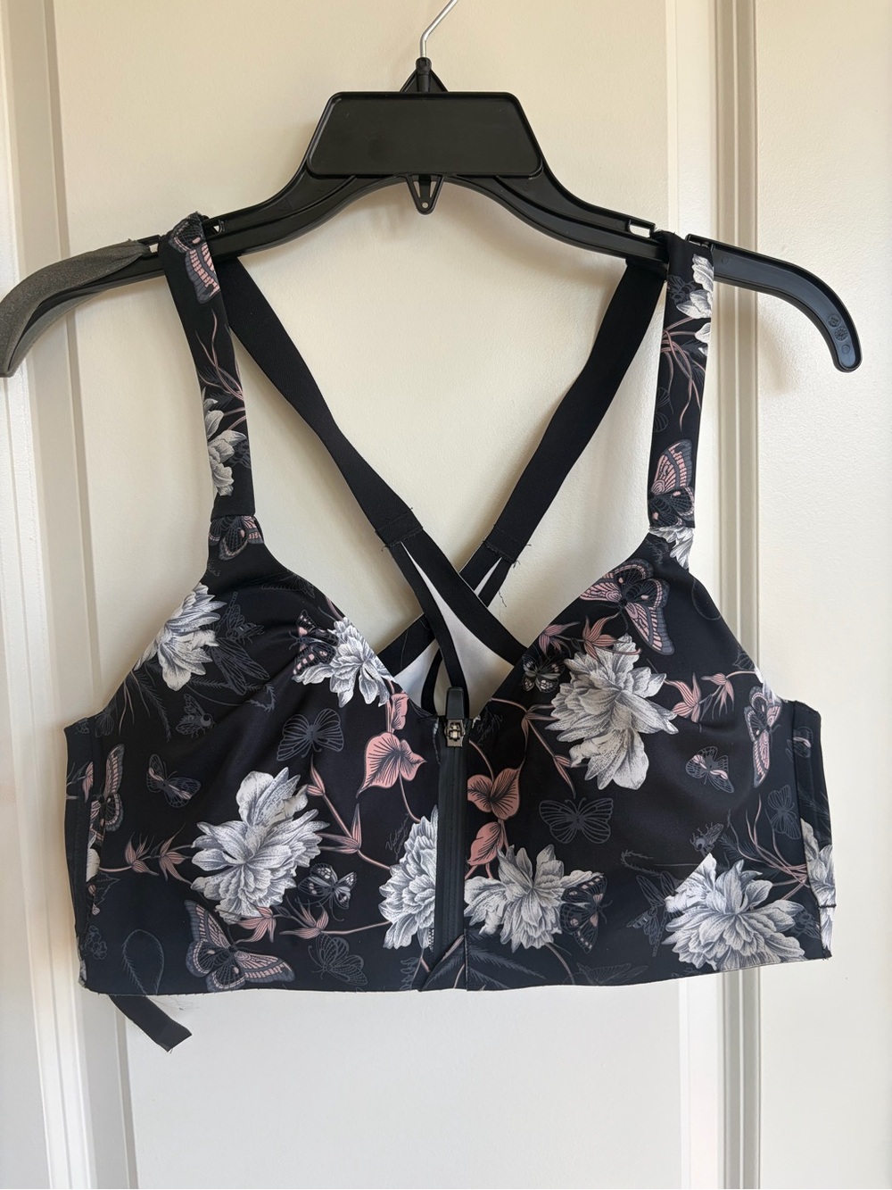 Victoria Secret VSX Black Floral Front-Zip Sports Bra with Strappy Back Size 38